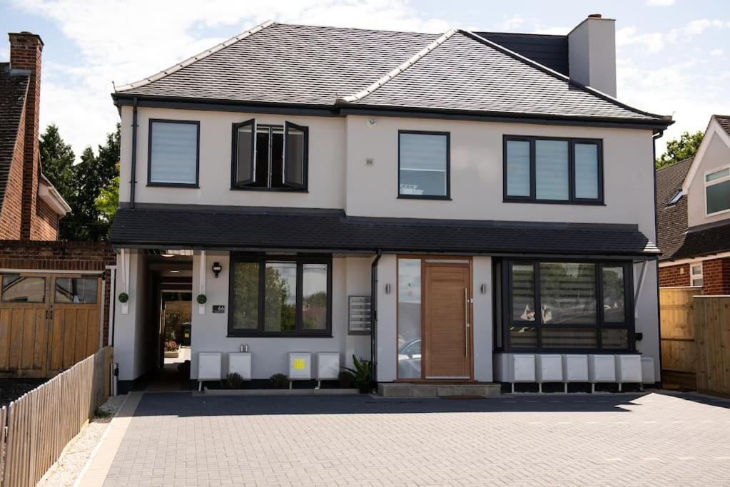 Walnut Flats-F5, Stylish 1-Bedroom - Parking, Netflix, Wifi - Close To Oxford, Bicester & Blenheim Palace Kidlington Luaran gambar