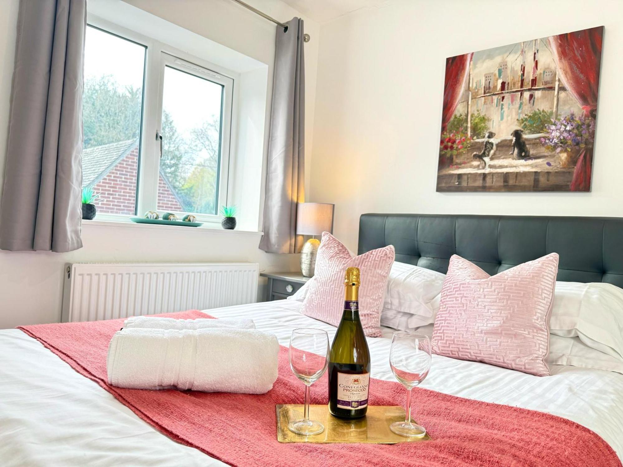 Walnut Flats-F5, Stylish 1-Bedroom - Parking, Netflix, Wifi - Close To Oxford, Bicester & Blenheim Palace Kidlington Luaran gambar