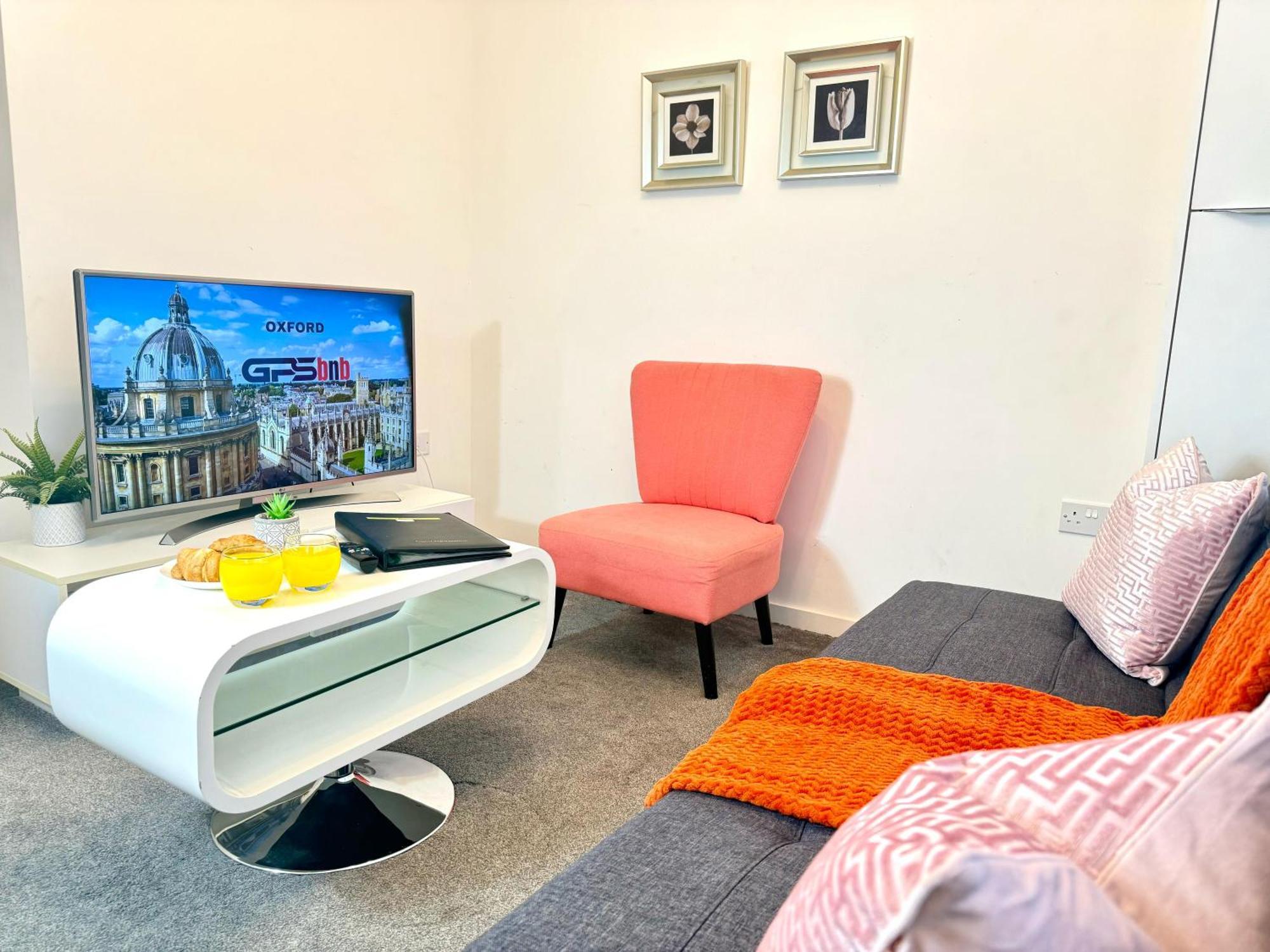 Walnut Flats-F5, Stylish 1-Bedroom - Parking, Netflix, Wifi - Close To Oxford, Bicester & Blenheim Palace Kidlington Luaran gambar