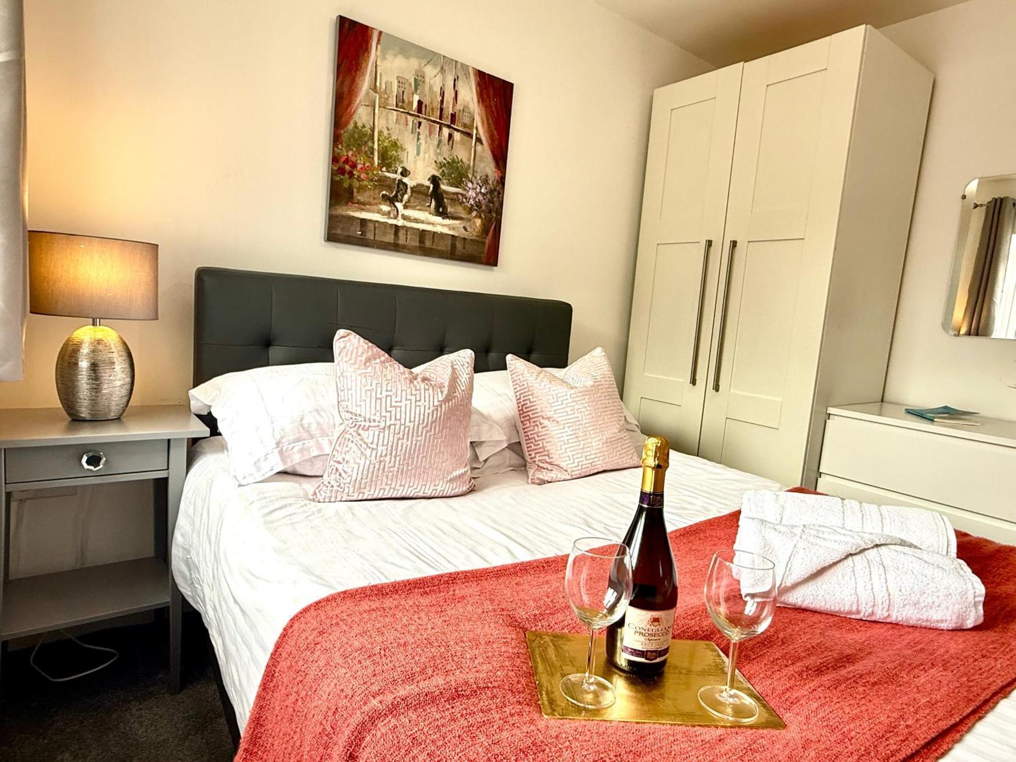 Walnut Flats-F5, Stylish 1-Bedroom - Parking, Netflix, Wifi - Close To Oxford, Bicester & Blenheim Palace Kidlington Luaran gambar