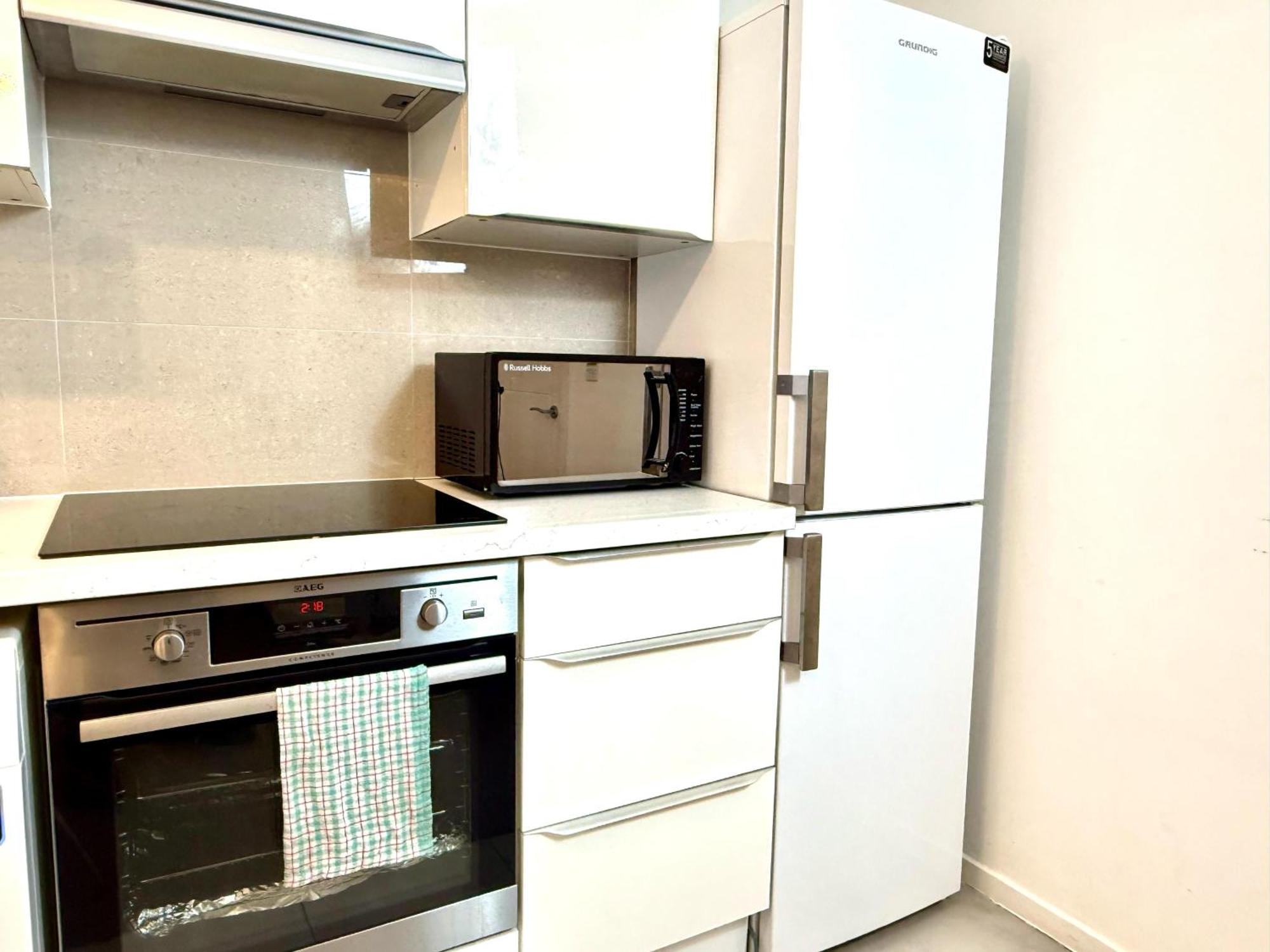 Walnut Flats-F5, Stylish 1-Bedroom - Parking, Netflix, Wifi - Close To Oxford, Bicester & Blenheim Palace Kidlington Luaran gambar