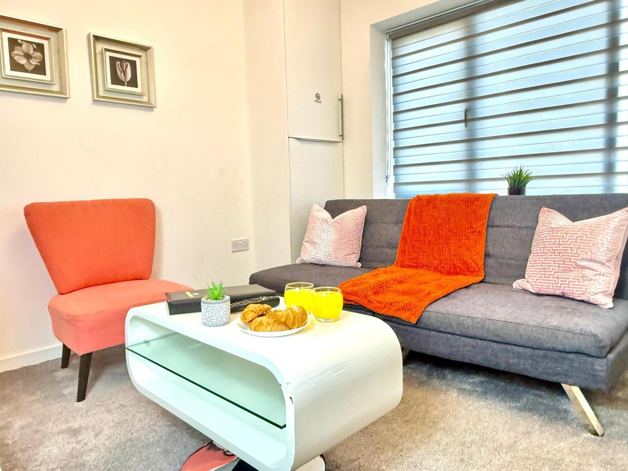 Walnut Flats-F5, Stylish 1-Bedroom - Parking, Netflix, Wifi - Close To Oxford, Bicester & Blenheim Palace Kidlington Luaran gambar