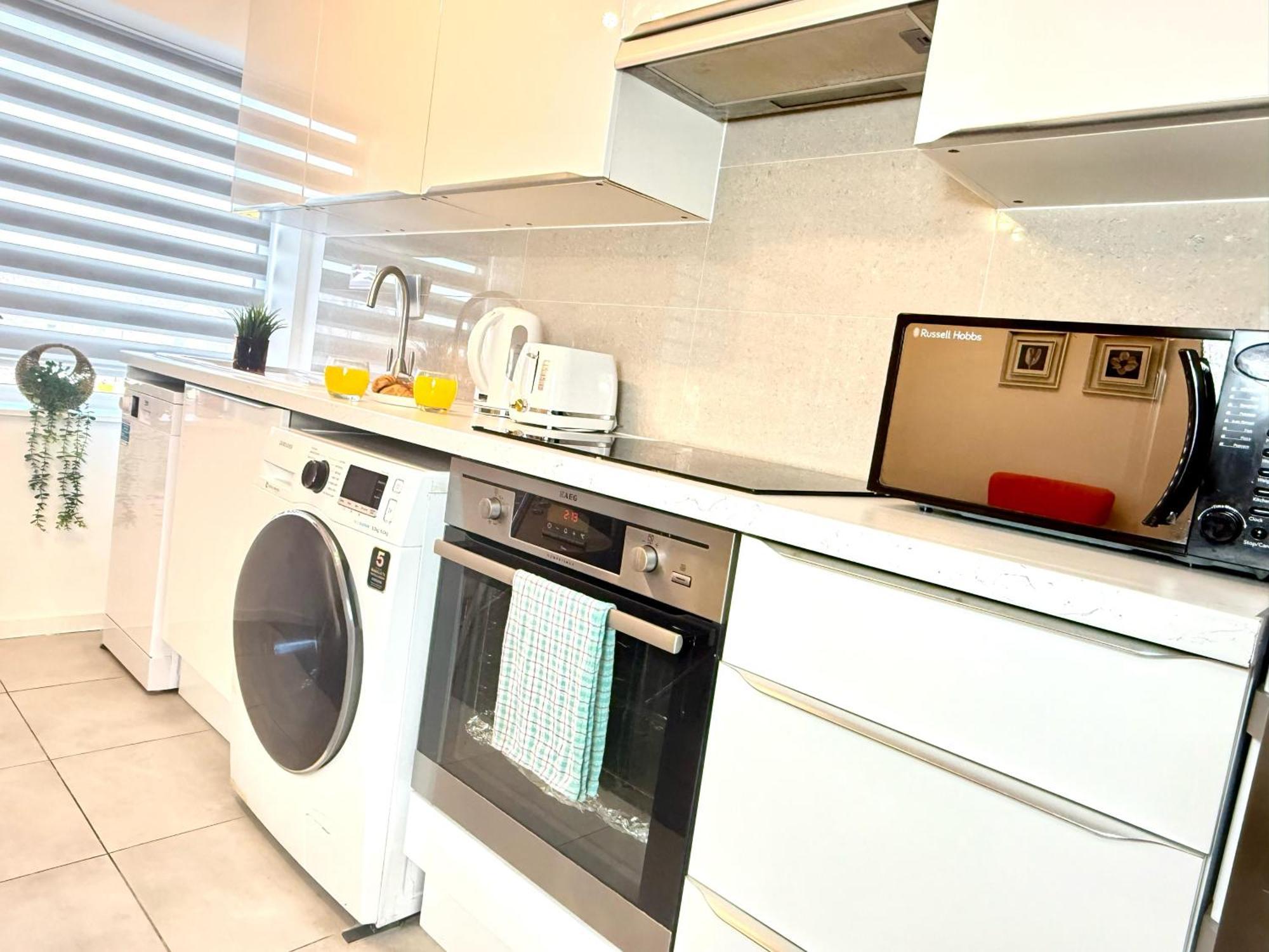 Walnut Flats-F5, Stylish 1-Bedroom - Parking, Netflix, Wifi - Close To Oxford, Bicester & Blenheim Palace Kidlington Luaran gambar